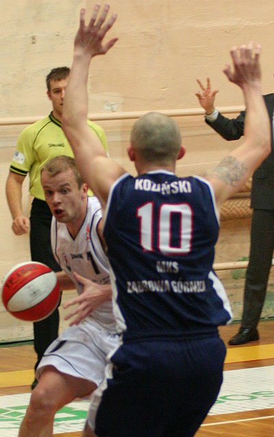 koszykarze-sudetow-przegrali-z-bardziej-doswiadczonym-beniaminkiem-17665