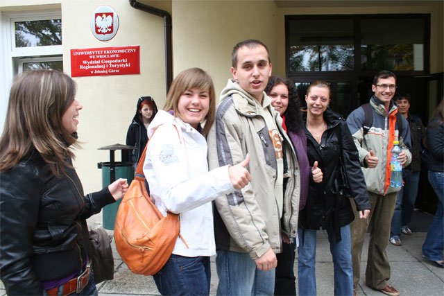 Studenci UE, póki co, są optymistycznie nastawieni do przyszłości w Jeleniej Górze.