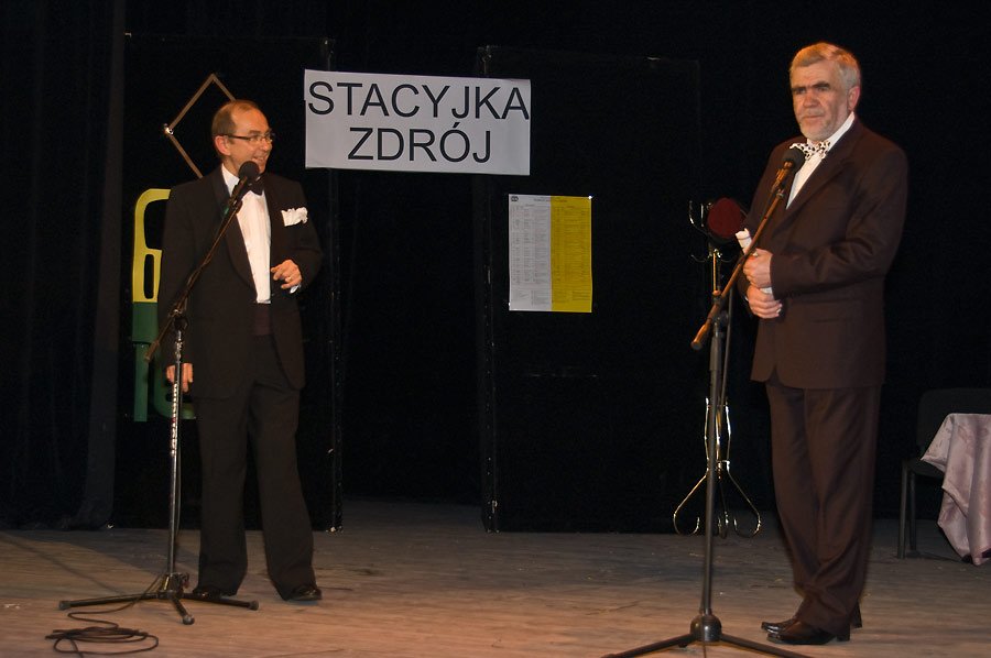 uzdrowisko-w-krzywym-zwierciadle-starszych-pan-i-panow-18191