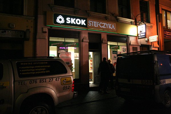 skok-na-kase-w-centrum-18316