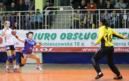 carlos-astol-rozbity-przez-mistrzynie-18619