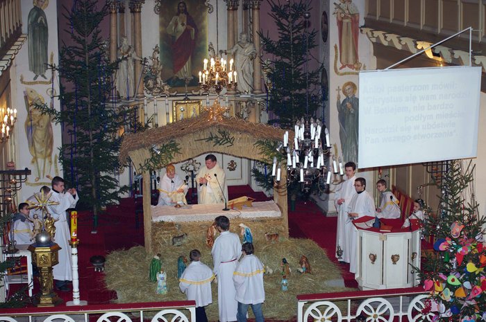 Pasterka w kościele w Mysłakowicach.