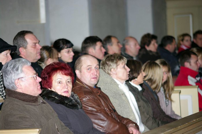 Pasterka w kościele w Mysłakowicach.