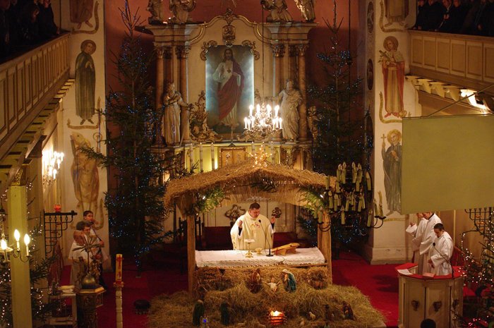 Pasterka w kościele w Mysłakowicach.