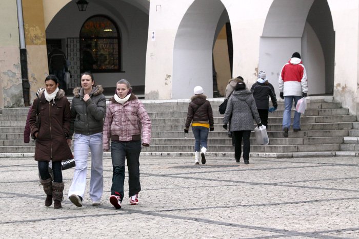 Pod schodami amfiteatru w Rynku jest jedna z najgłębszych studni.