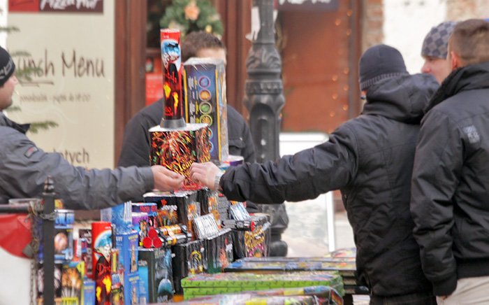 Do wczoraj w mieście nie zauważyliśmy sezonowych straganów z fajerwerkami, ale pojawiły się już dziś.