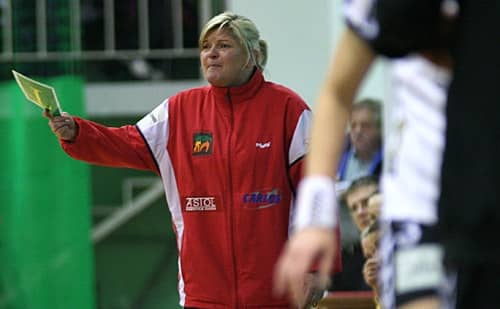 Doświadczona Katarzyna Jeż zna wiele tajników wykorzystywanych w piłce ręcznej. Czy jako trener zdoła w porę przekazać je młodszym zawodniczkom?