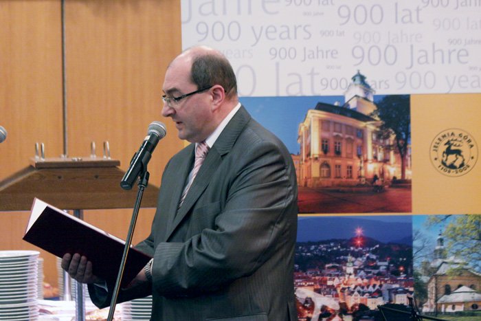 Marek Obrębalski przemawia.