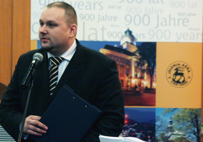 Jerzy Zębik z urzędu miasta otwiera uroczystość