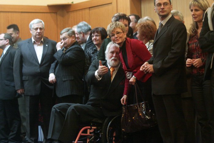 Leszek Karbowski, szef Polskiego Towarzystwa Walki z Kalectwem, oddział Jelenia Góra, i posłanka Marzena Machałek.