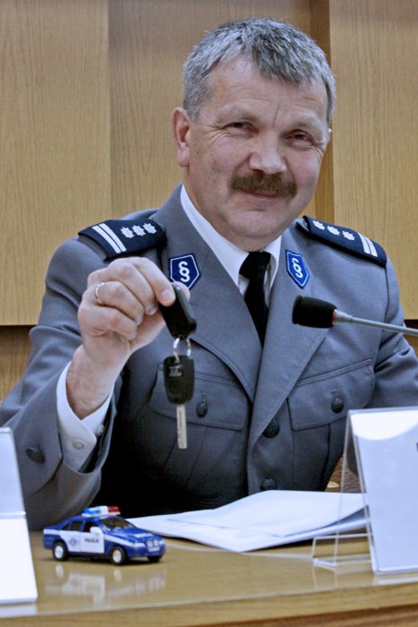 policja-coraz-bardziej-lubiana-i-skuteczna-19180