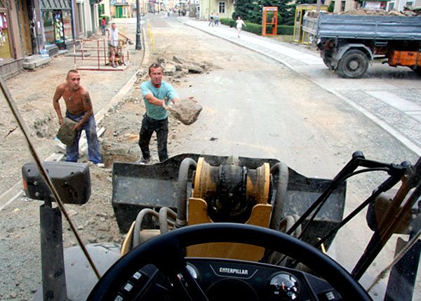 Na razie w uzdrowisku trwają prace przy zmianie nawierzchni placu Piastowskiego. Zakończenie przewidziano na sierpień.