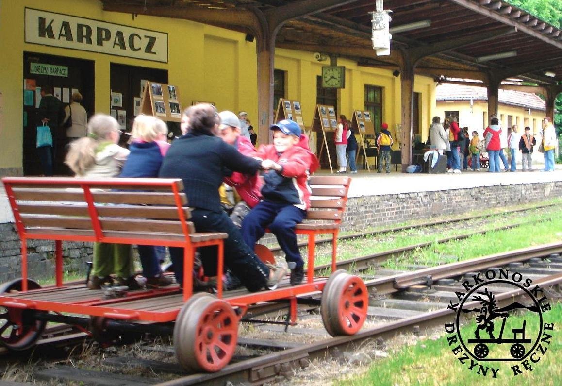 Drezyniarze z Karpacza na własnej skórze przekonali się, że łaska pańska na pstrym koniu jeździ.