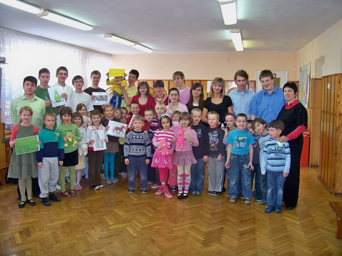 licealisci-nauczycielami-angielskiego-w-przedszkolu-19905