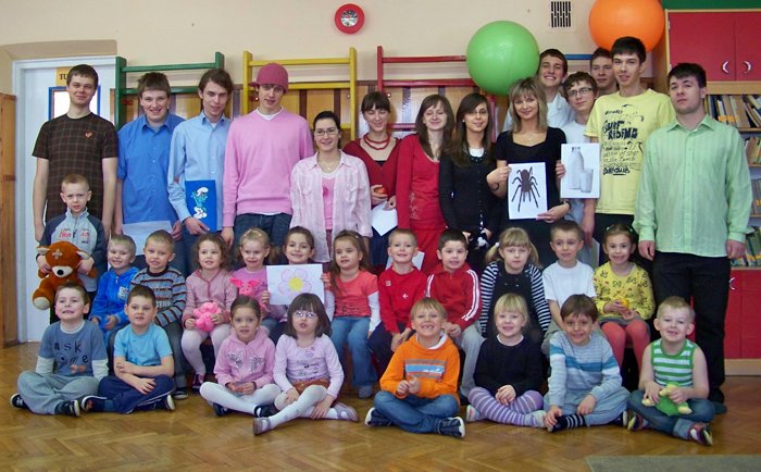licealisci-nauczycielami-angielskiego-w-przedszkolu-19905