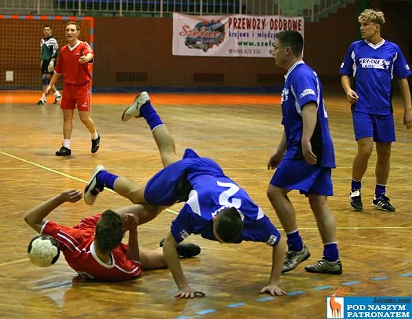 xv-kolejka-ligi-mos-w-futsalu-2003