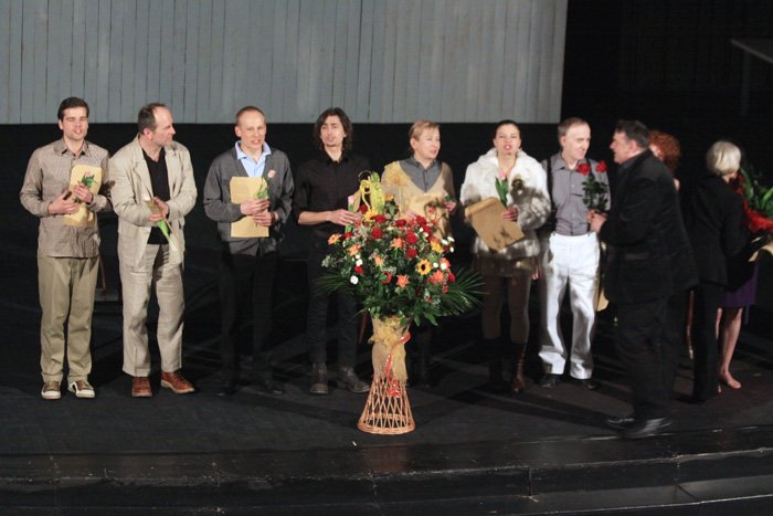 gwat-na-scenie-czyli-rzecz-o-nonsensie-20035