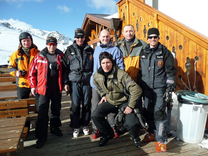 przykad-z-ziemi-woskiej-karac-narciarzy-piratow-20057