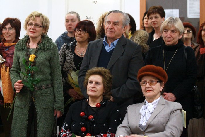 sztuka-czyni-cuda-z-czasem-20095