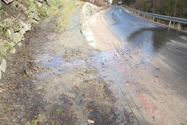wskutek-drogowej-fuszerki-groznie-w-jagniatkowie-20104