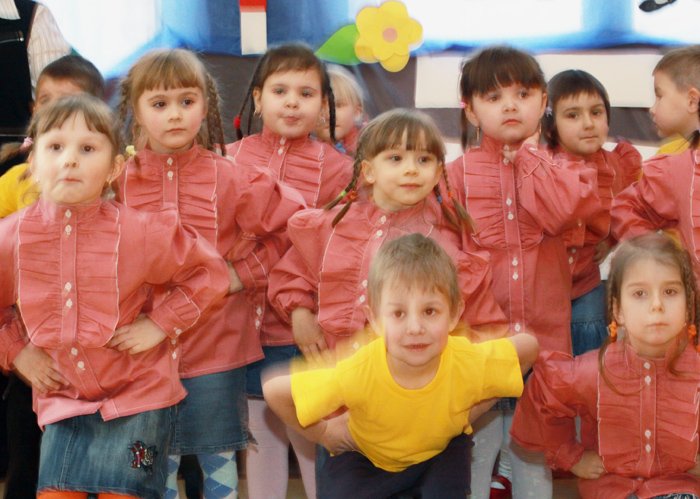 w-bajce-pod-policyjnym-parasolem-20144