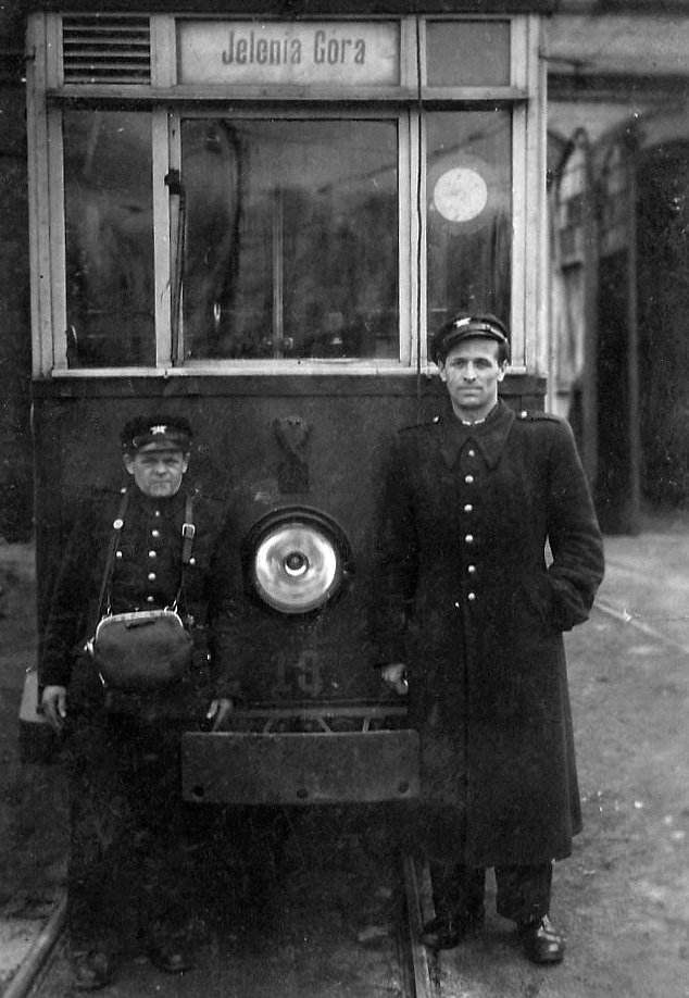 jak-tosiek-jezdzi-tramwajem-20167