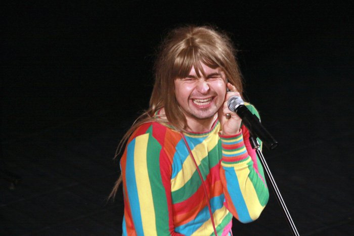 gosny-smiech-na-duzej-sali-czyli-paranienormalni-20190