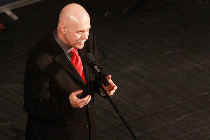 pogrzeb-teatru-na-oczach-vipow-20275