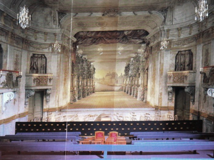 turkusowy-i-luksusowy-teatr-zdrojowy-20311