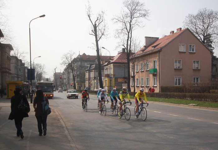 relaks-z-rowerem-cyklisci-na-start-20484