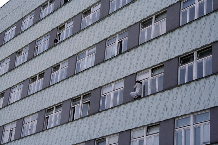 samobojca-wciaz-w-szpitalnym-oknie-21172