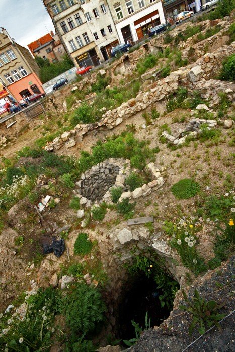 sredniowieczny-smietnik-skarbcem-dla-archeologa-video-21178