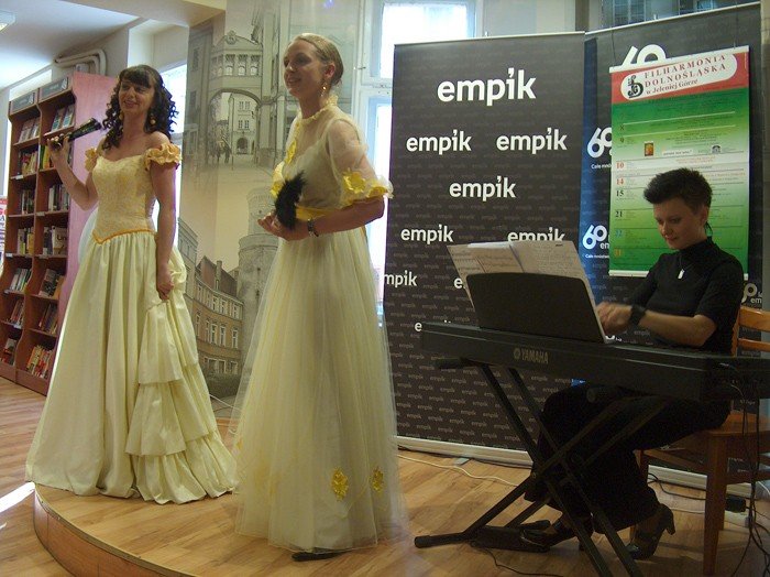 hity-z-operetek-sciagney-tumy-21207