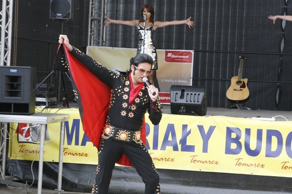 elvis-presley-zaspiewa-dla-gosci-tomarexu-21220
