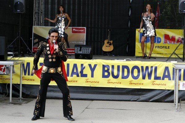 elvis-presley-zaspiewa-dla-gosci-tomarexu-21220