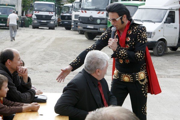elvis-presley-zaspiewa-dla-gosci-tomarexu-21220