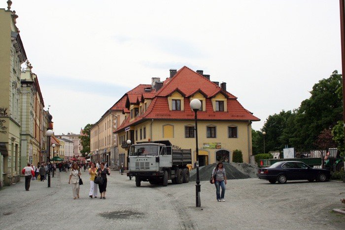po-bruku-latwiej-w-szpilkach-21251