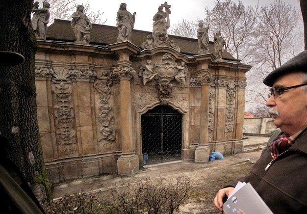 Zwolennikiem zamykania na noc bram przy świątyni jest Wojciech Kapałczyński, szef oddziału Służby Ochrony Zabytków