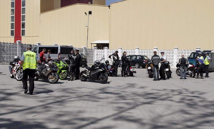 motocyklisci-na-trojce-pod-lupa-policji-21307
