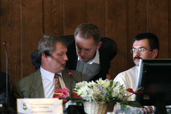 radni-zwiekszyli-budzet-miasta-i-zlikwidowali-szkoy-21322
