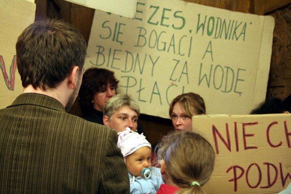 radni-byli-przeciw-woda-i-tak-zdrozeje-21497