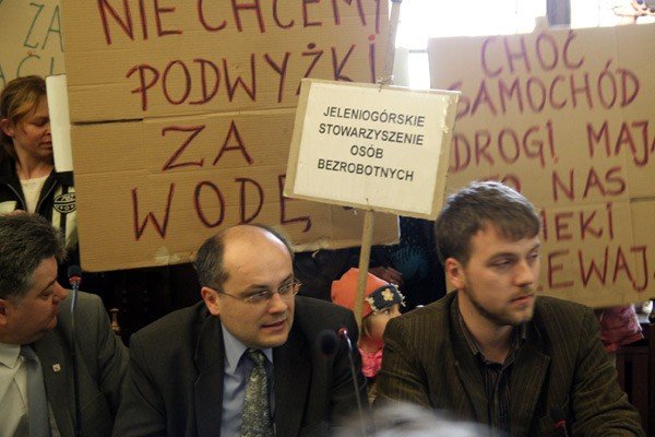 radni-byli-przeciw-woda-i-tak-zdrozeje-21497