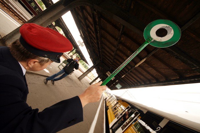 Historyczny odjazd pociągu Jelenia Góra – Trutnov. 5 lipca 2008. Za informację dziękujemy Skubiemu.