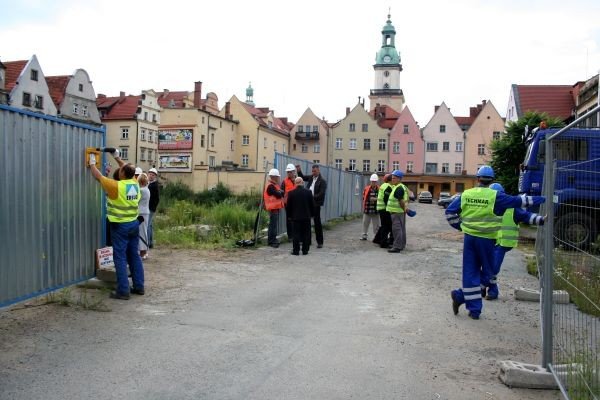 wbili-pierwsze-opaty-pod-pasaz-grodzki-22135
