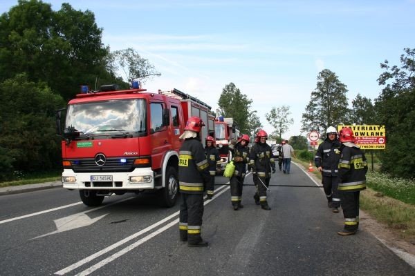zderzenie-suzuki-z-ciezarowka-jedna-osoba-w-szpitalu-22219