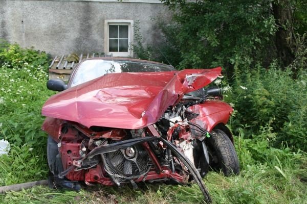 zderzenie-suzuki-z-ciezarowka-jedna-osoba-w-szpitalu-22219