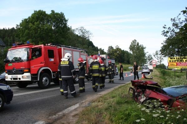 zderzenie-suzuki-z-ciezarowka-jedna-osoba-w-szpitalu-22219