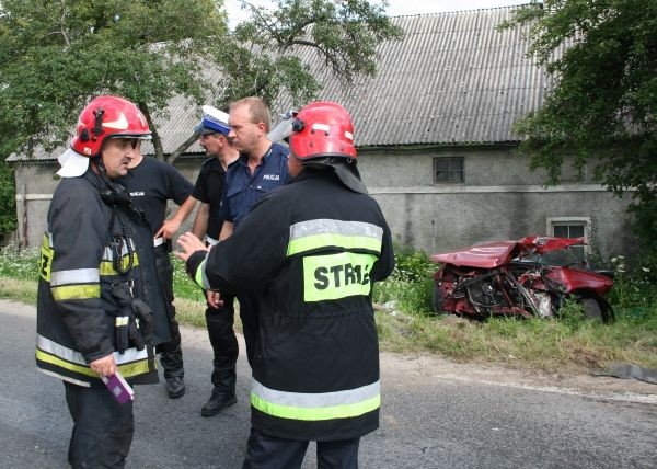 zderzenie-suzuki-z-ciezarowka-jedna-osoba-w-szpitalu-22219