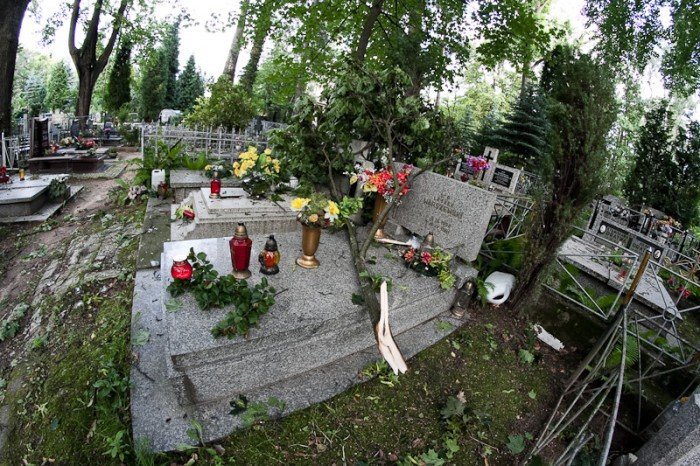 nawanica-zniszczya-cmentarz-22331
