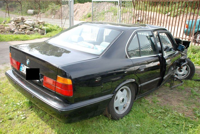 szalencza-jazda-zakonczona-na-drzewie-22435